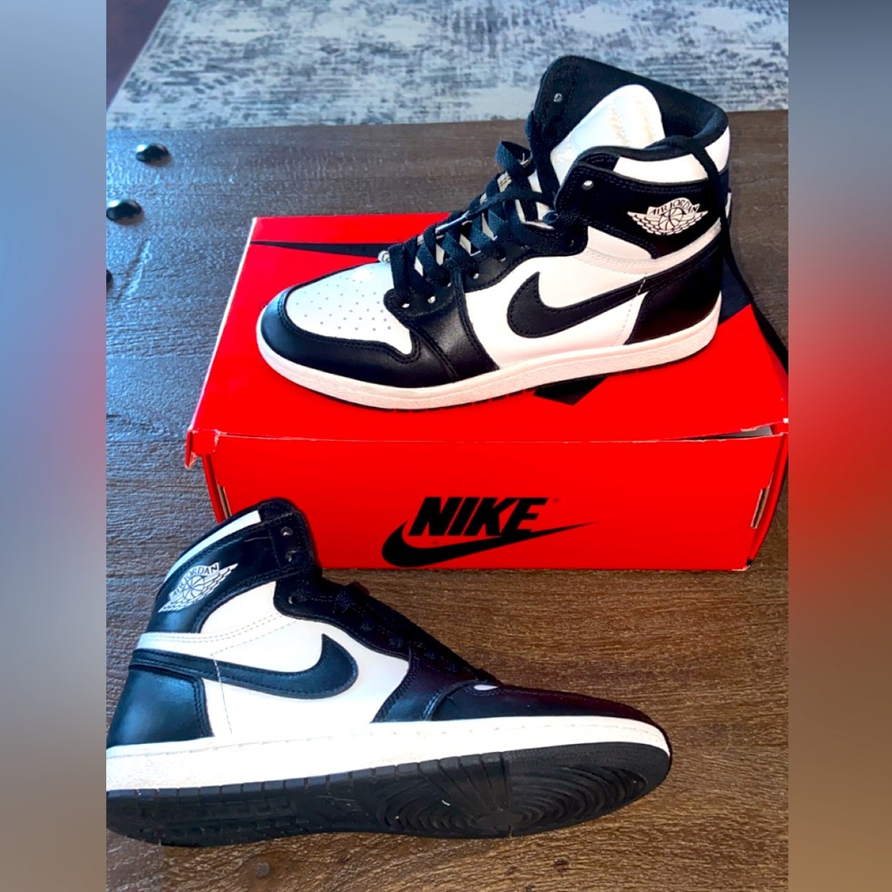 Air Jordan high top pandas